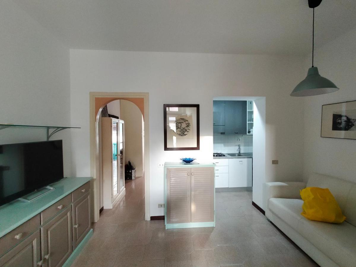 Central Guesthouse Cir 015146-Cni-01484 米兰 外观 照片