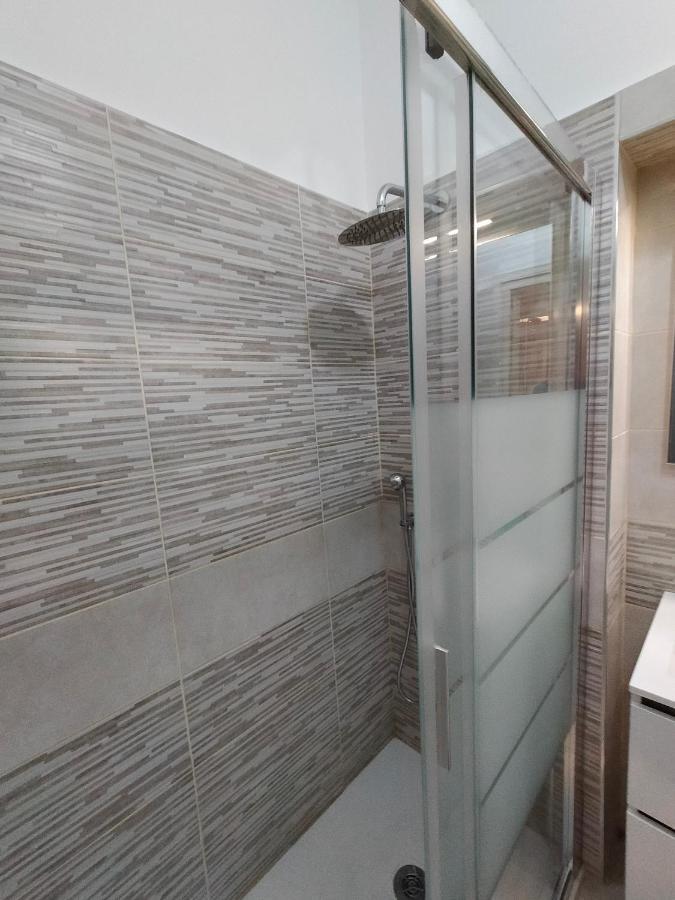 Central Guesthouse Cir 015146-Cni-01484 米兰 外观 照片